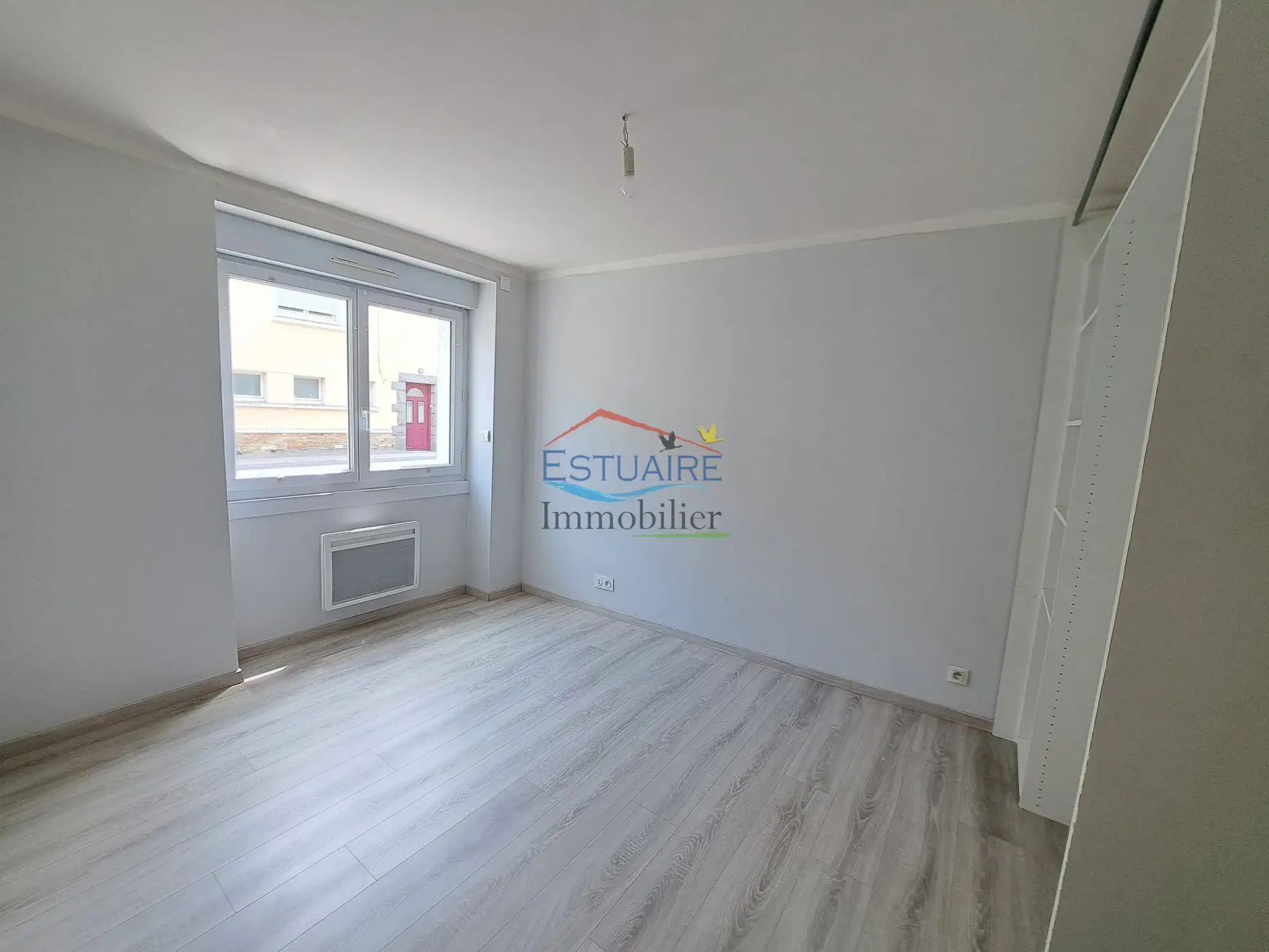 Investissement locatif à Casson avec deux logements et opportunités d'aménagement 