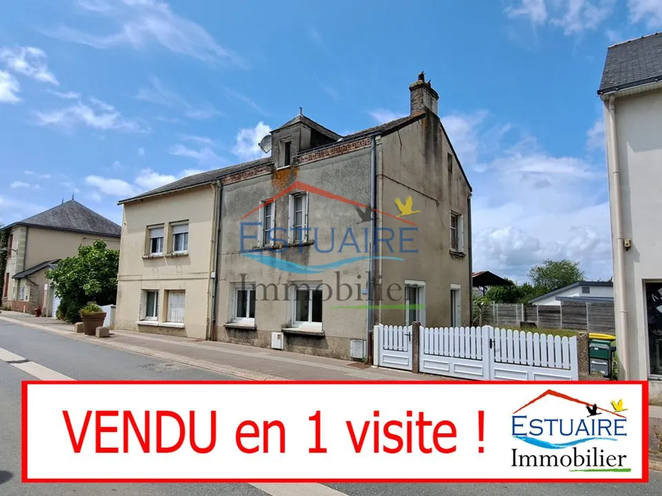 Investissement locatif à Casson avec deux logements et opportunités d'aménagement