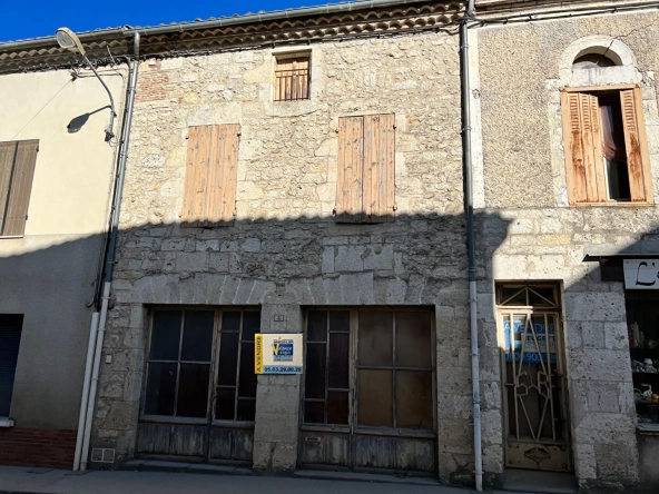Maison à Bourg-de-Visa de 174 m² pour investissement ou usage professionnel