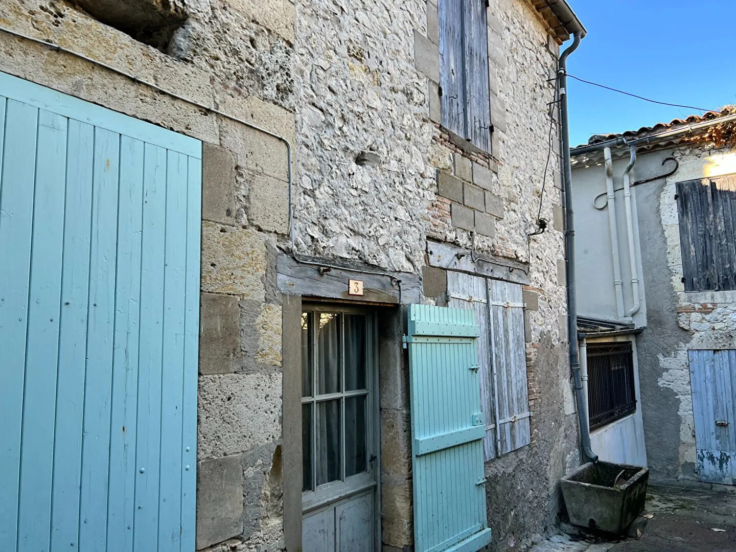 Maison à Bourg-de-Visa de 174 m² pour investissement ou usage professionnel 