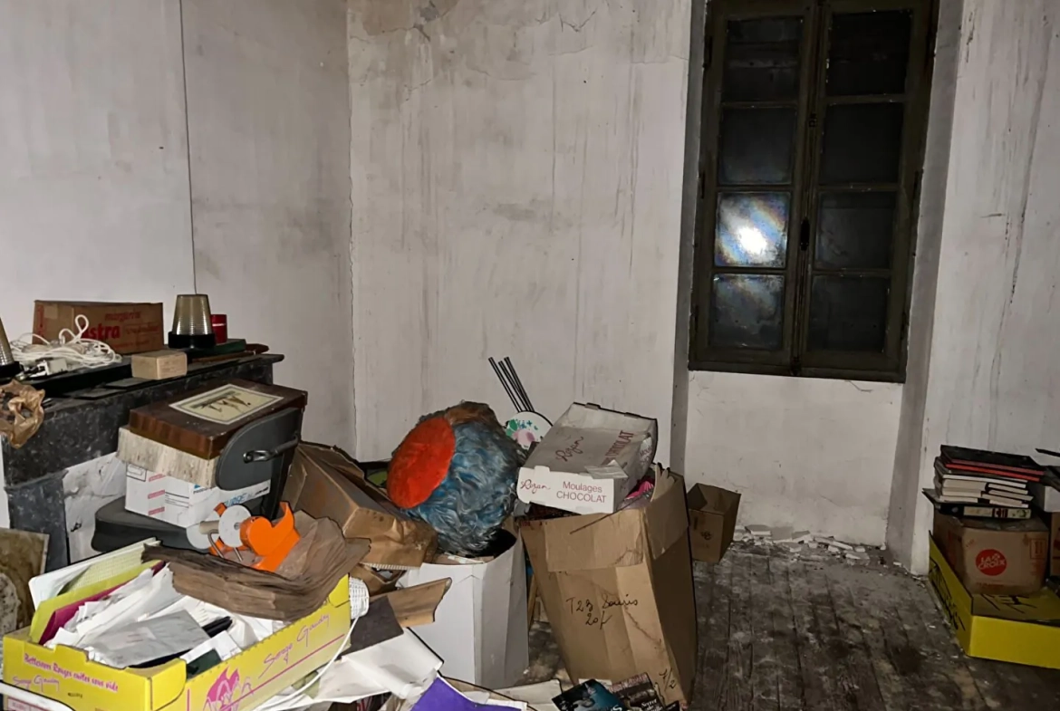 Maison à Bourg-de-Visa de 174 m² pour investissement ou usage professionnel 