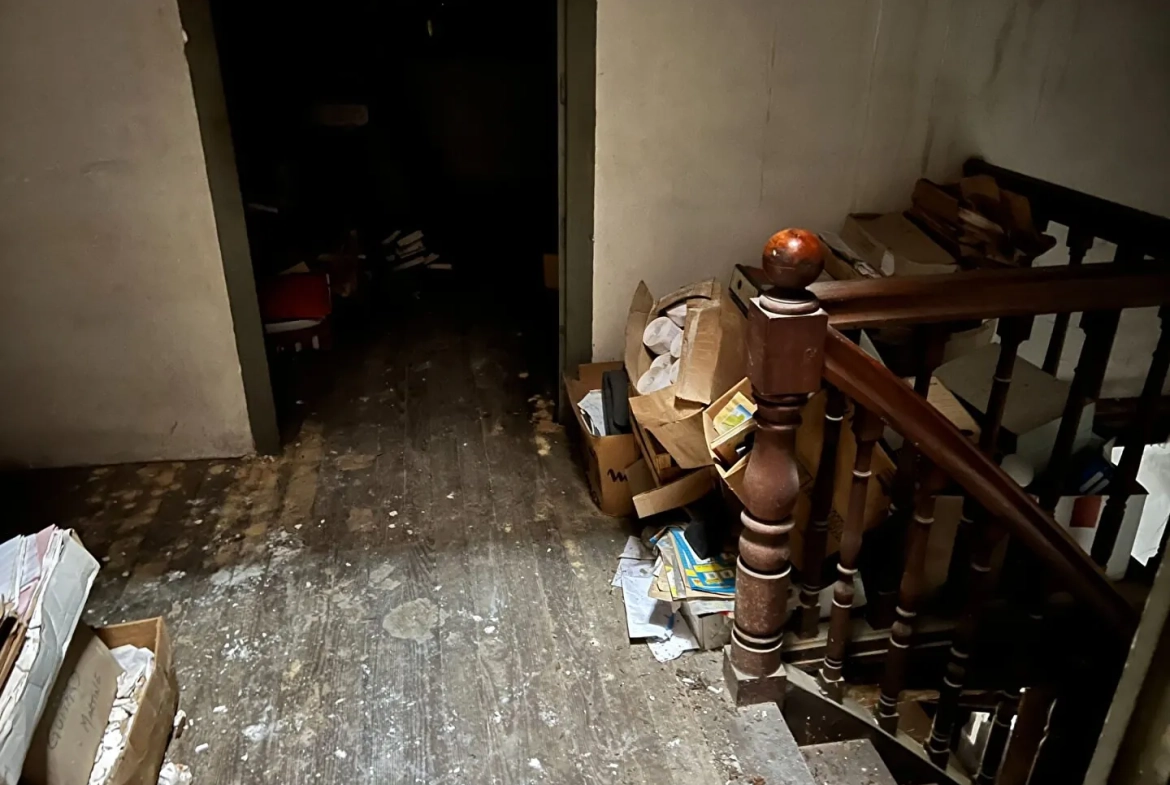 Maison à Bourg-de-Visa de 174 m² pour investissement ou usage professionnel 