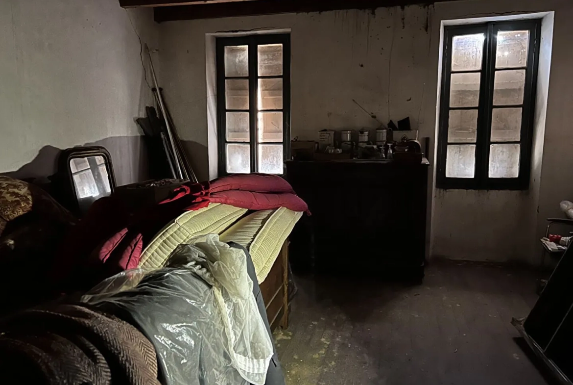 Maison à Bourg-de-Visa de 174 m² pour investissement ou usage professionnel 