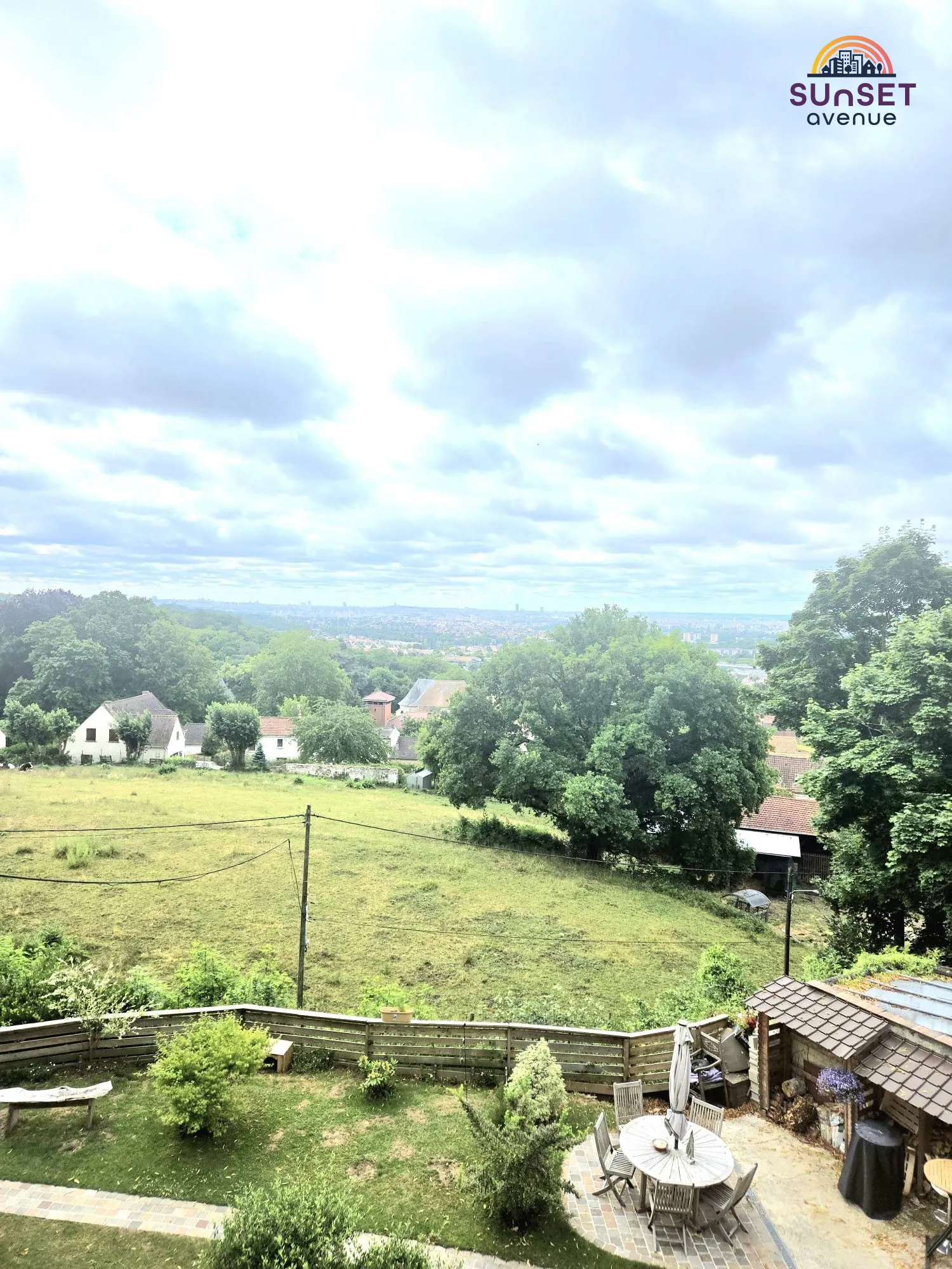 Appartement à rénover de 57 m² avec vue dégagée à Andilly - Opportunité rare 