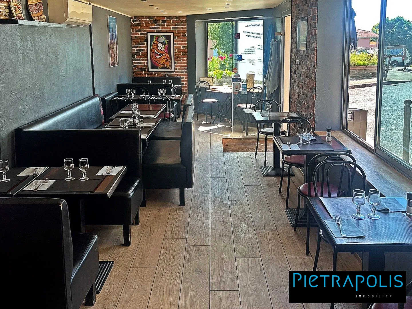 Fond de commerce de pizzeria à Dardilly avec forte croissance et emplacement idéal 