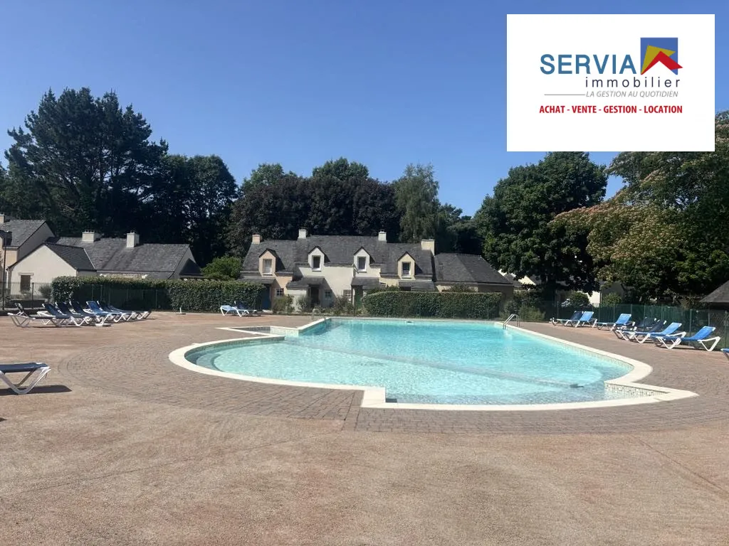 Studio à vendre à Ploemel avec piscine et stationnement – Idéal investisseur ou résidence secondaire 