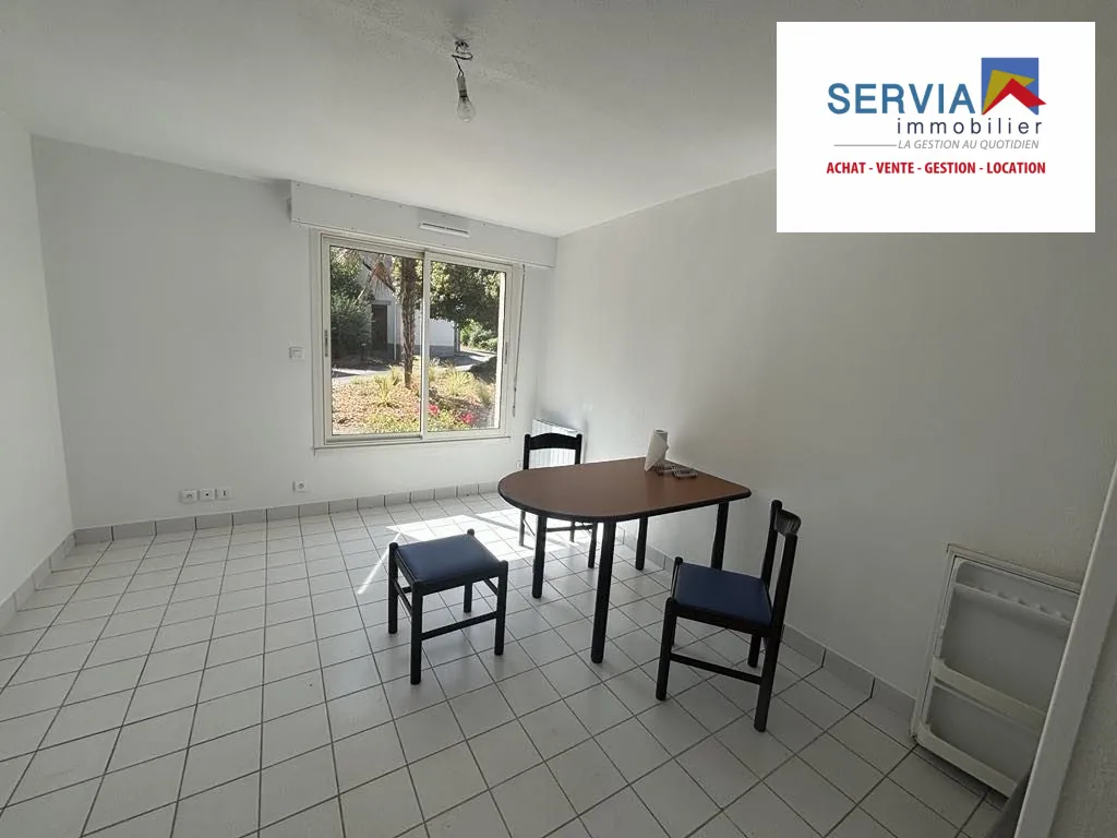 Studio à vendre à Ploemel avec piscine et stationnement – Idéal investisseur ou résidence secondaire 
