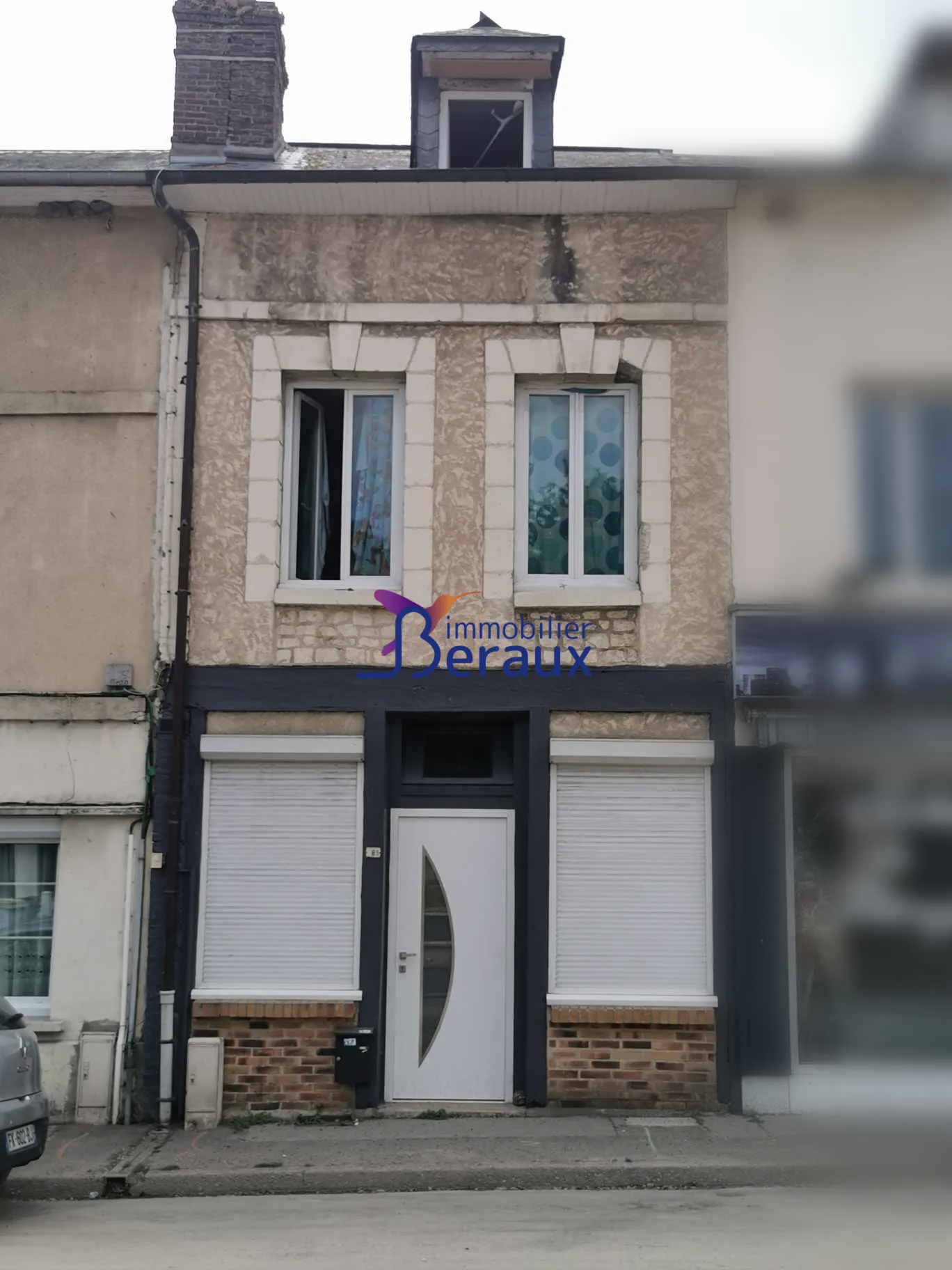 Maison mitoyenne à vendre en centre-ville de Duclair avec 2 chambres 