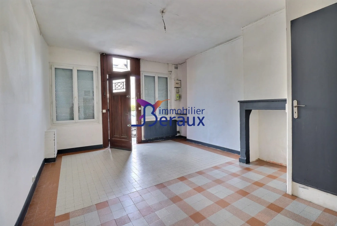 Maison mitoyenne à vendre en centre-ville de Duclair avec 2 chambres 