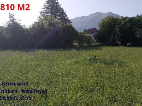 Terrain constructible de 1810 m² avec vue sur les montagnes à Arudy
