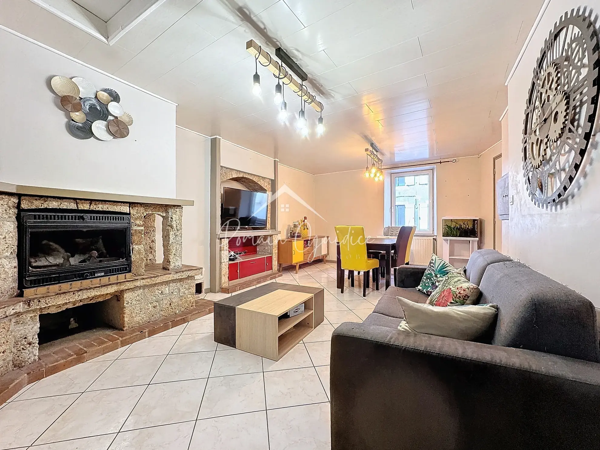 Charmante maison de ville de 123 m² avec garage à Saint Georges de Luzençon 
