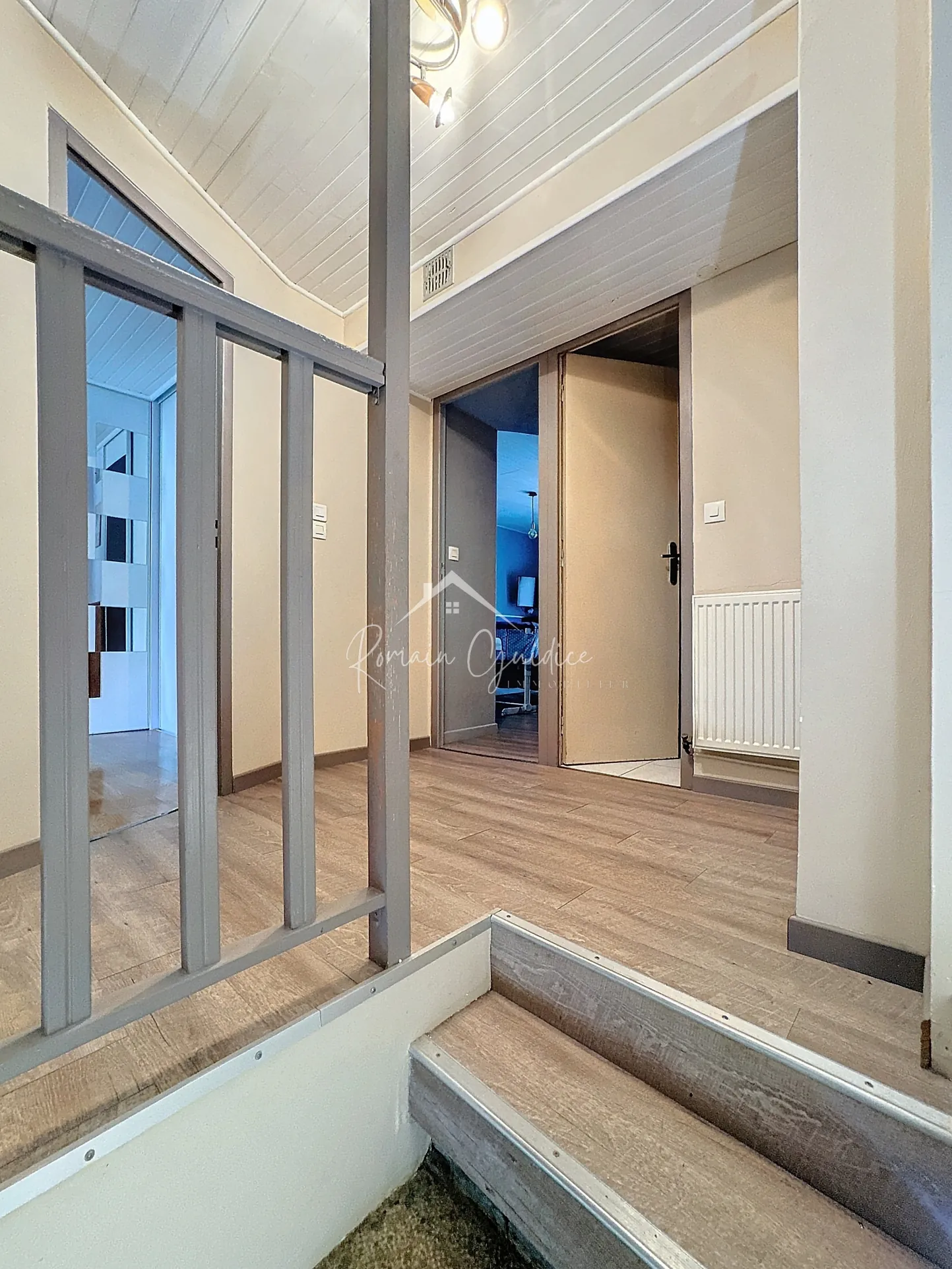 Charmante maison de ville de 123 m² avec garage à Saint Georges de Luzençon 