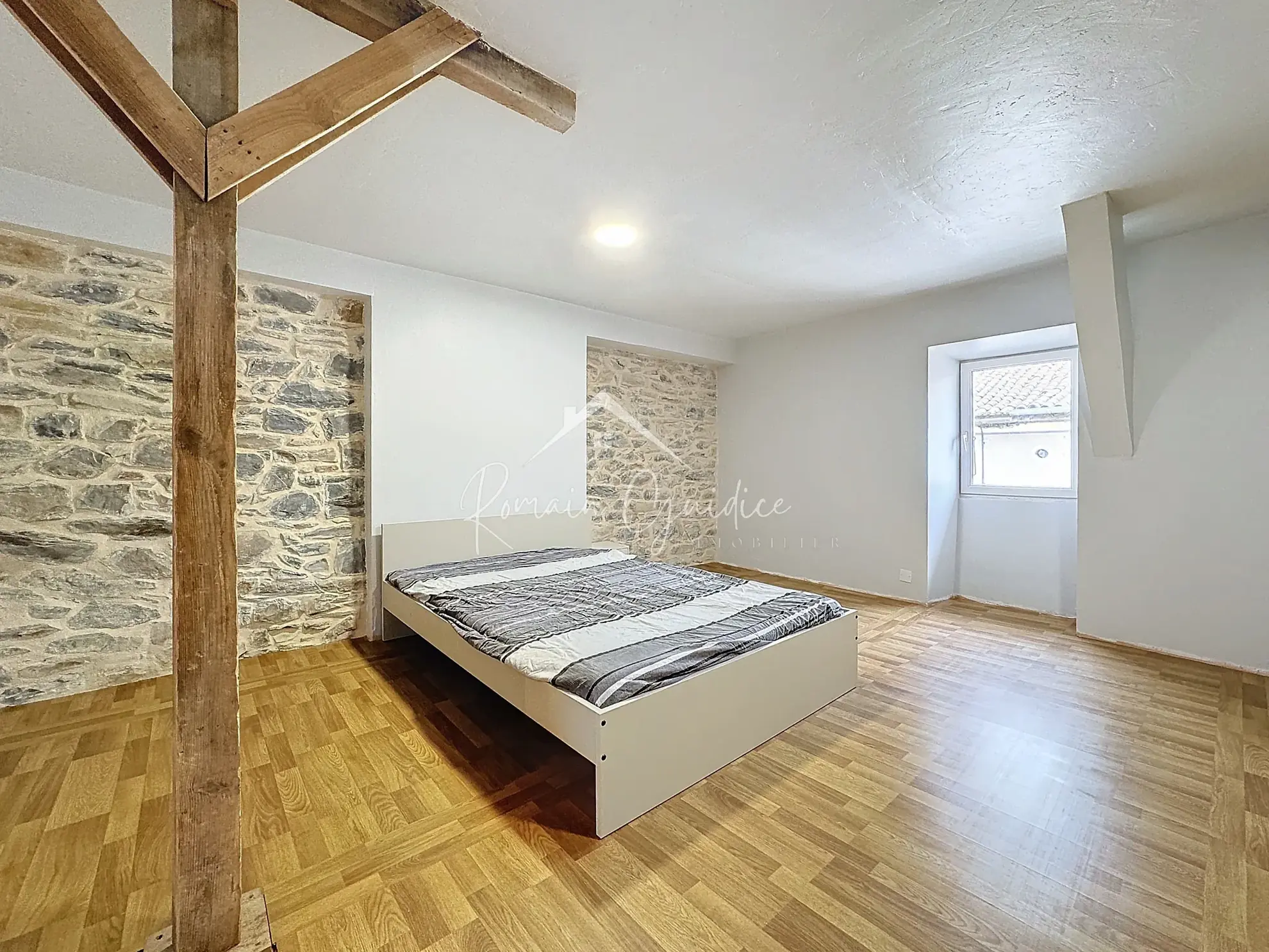 Charmante maison de ville de 123 m² avec garage à Saint Georges de Luzençon 
