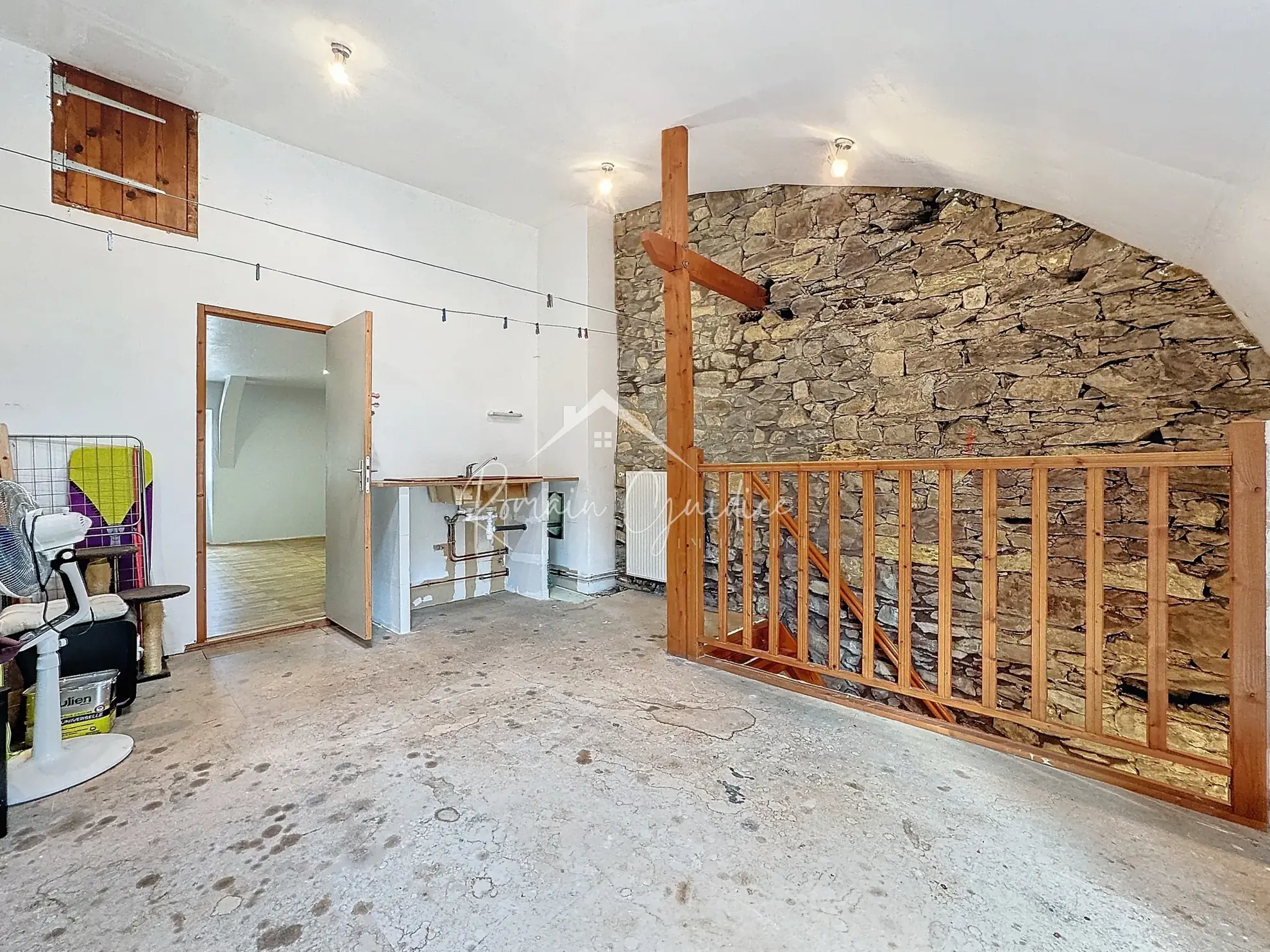 Charmante maison de ville de 123 m² avec garage à Saint Georges de Luzençon 