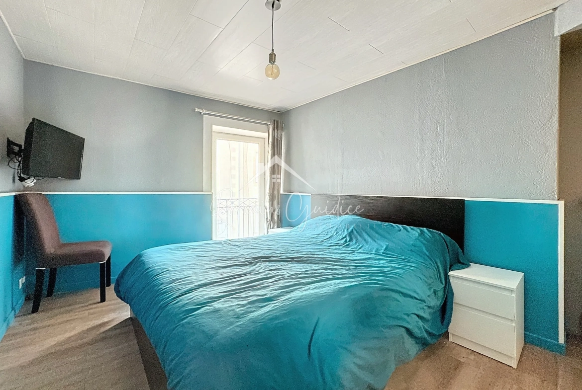 Charmante maison de ville de 123 m² avec garage à Saint Georges de Luzençon 