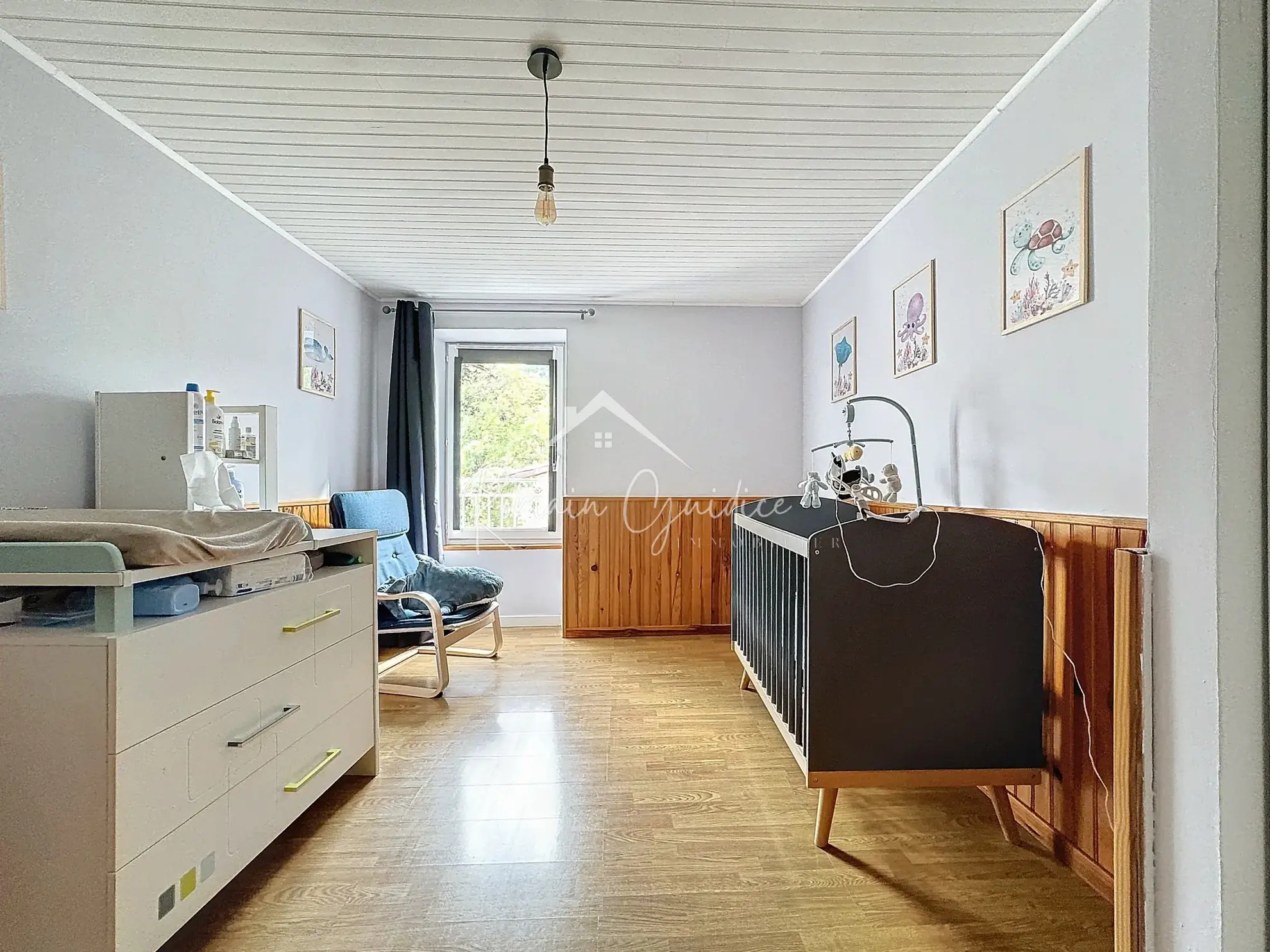 Charmante maison de ville de 123 m² avec garage à Saint Georges de Luzençon 