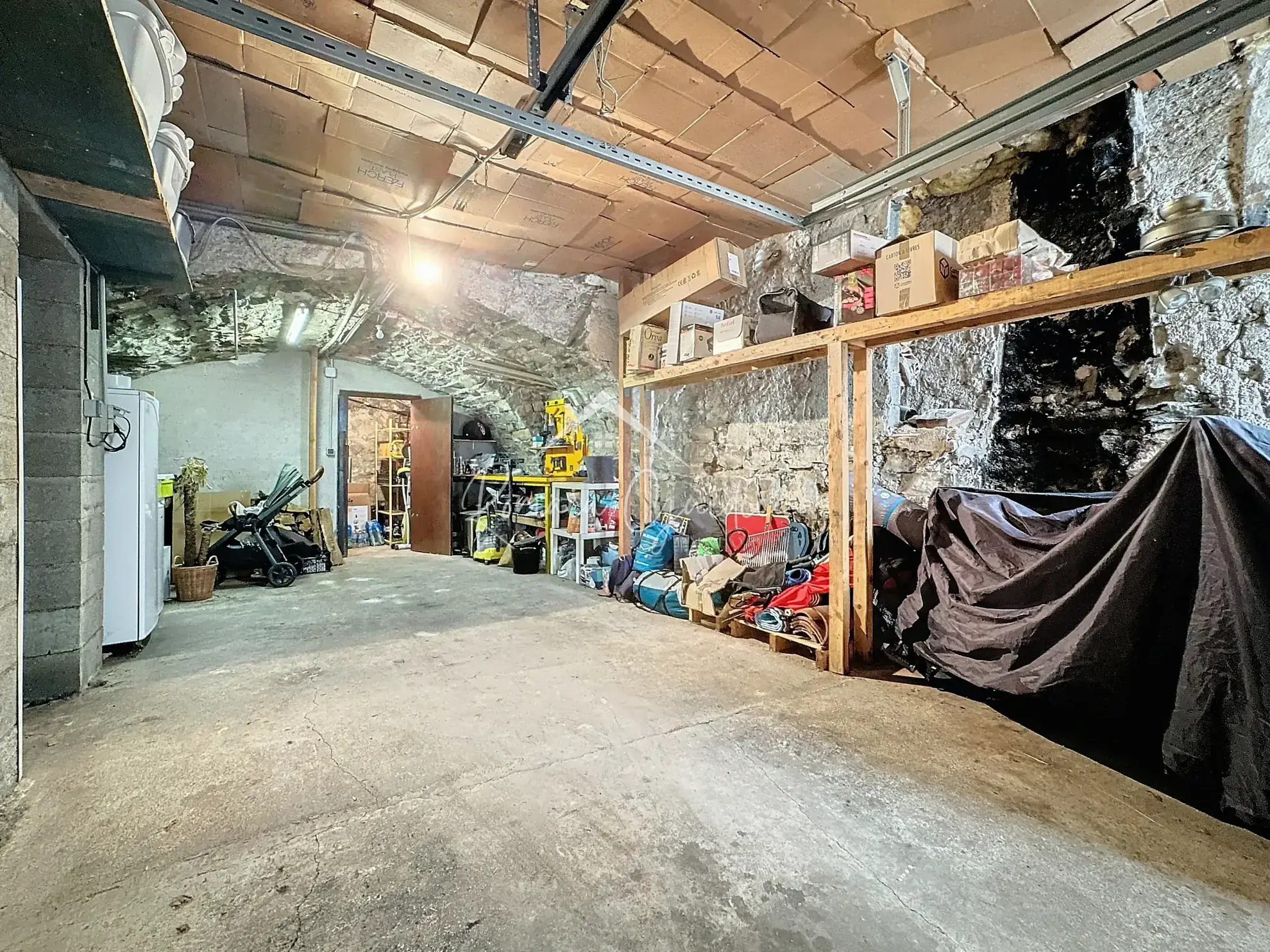 Charmante maison de ville de 123 m² avec garage à Saint Georges de Luzençon 
