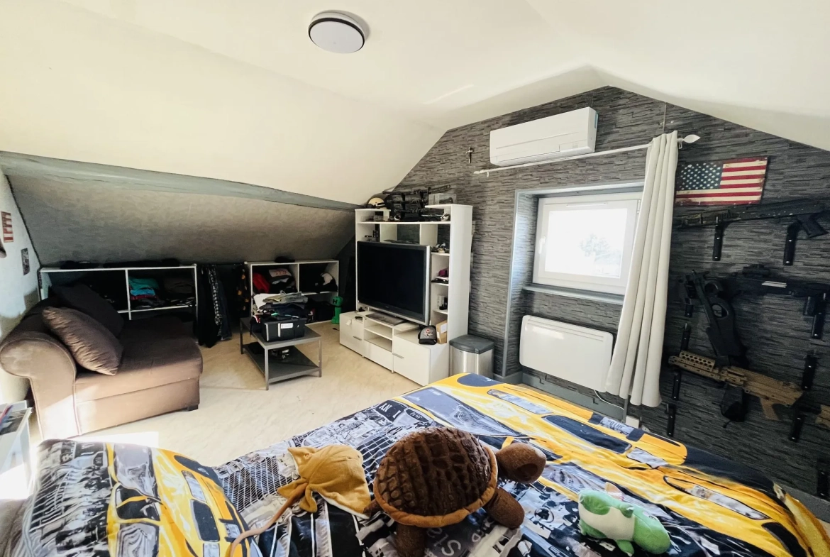 Opportunité maison familiale à Chamberat avec garage et jardin, proche Montluçon 