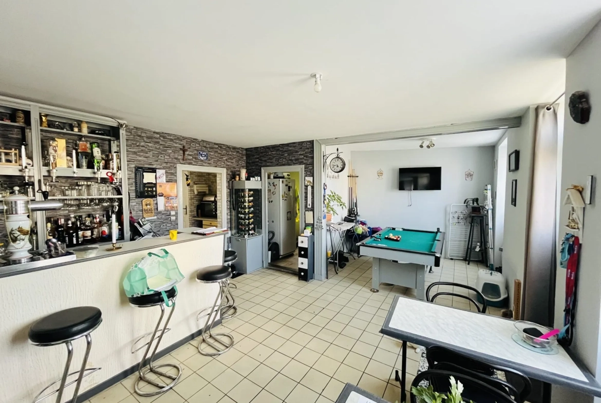 Opportunité maison familiale à Chamberat avec garage et jardin, proche Montluçon 