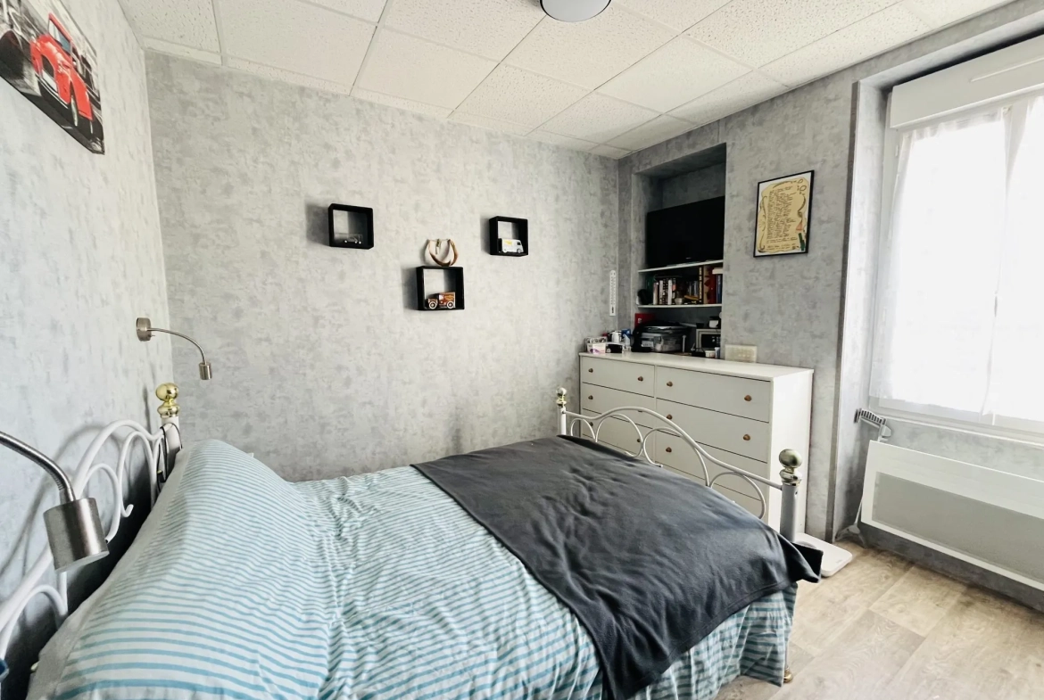 Opportunité maison familiale à Chamberat avec garage et jardin, proche Montluçon 