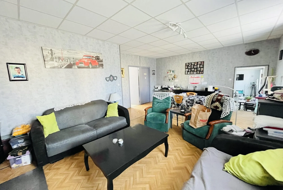 Opportunité maison familiale à Chamberat avec garage et jardin, proche Montluçon 