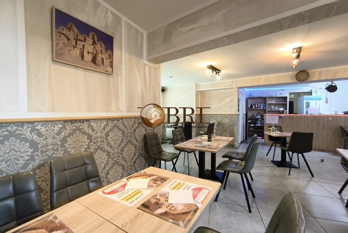 Fonds de commerce restaurant à vendre aux Abrets en Dauphiné, emplacement idéal 