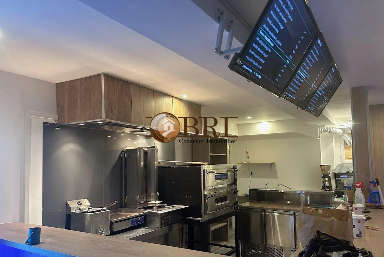 Fonds de commerce restaurant à vendre aux Abrets en Dauphiné, emplacement idéal 
