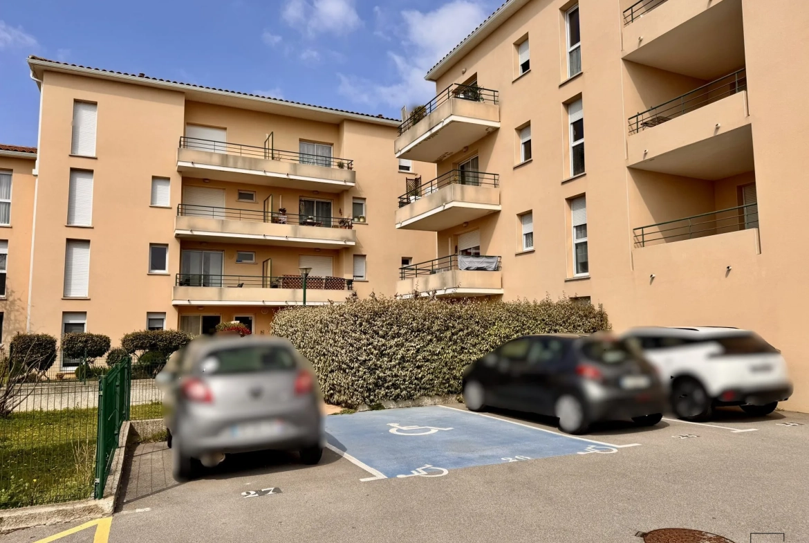 Appartement T2 loué avec balcon et parking à Narbonne – Investissement rentable 