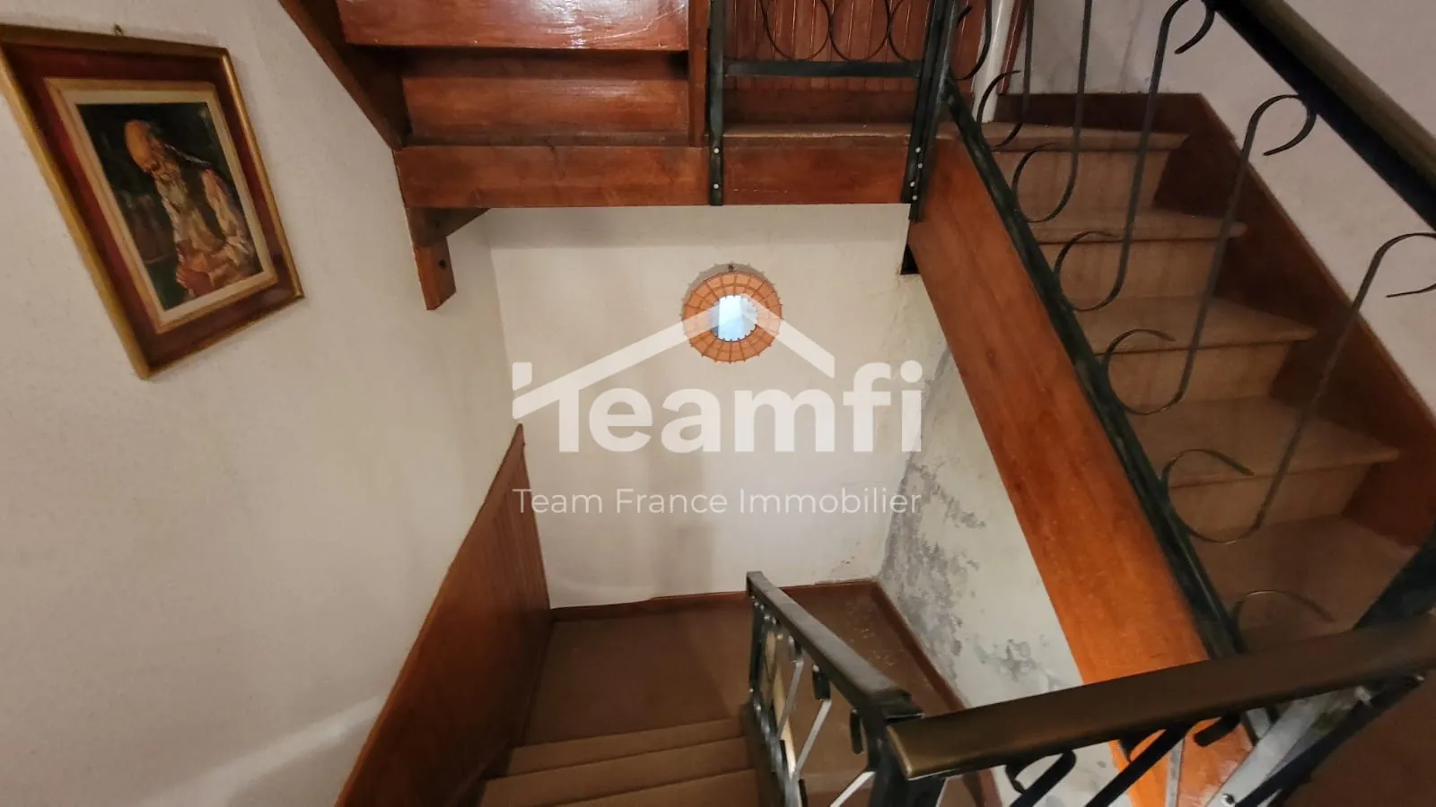 Maison ancienne avec terrasse, atelier et potentiel d’aménagement à Thiers 