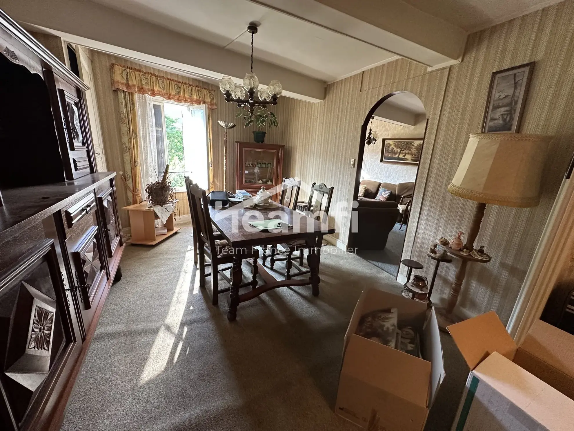 Maison ancienne avec terrasse, atelier et potentiel d’aménagement à Thiers 
