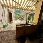 Maison ancienne avec terrasse, atelier et potentiel d’aménagement à Thiers