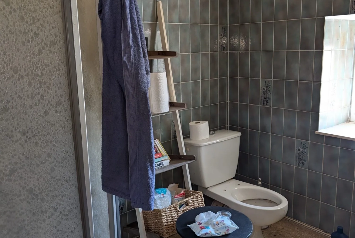 Maison à vendre à MERDRIGNAC - 63,5 m², jardin, travaux à prévoir 