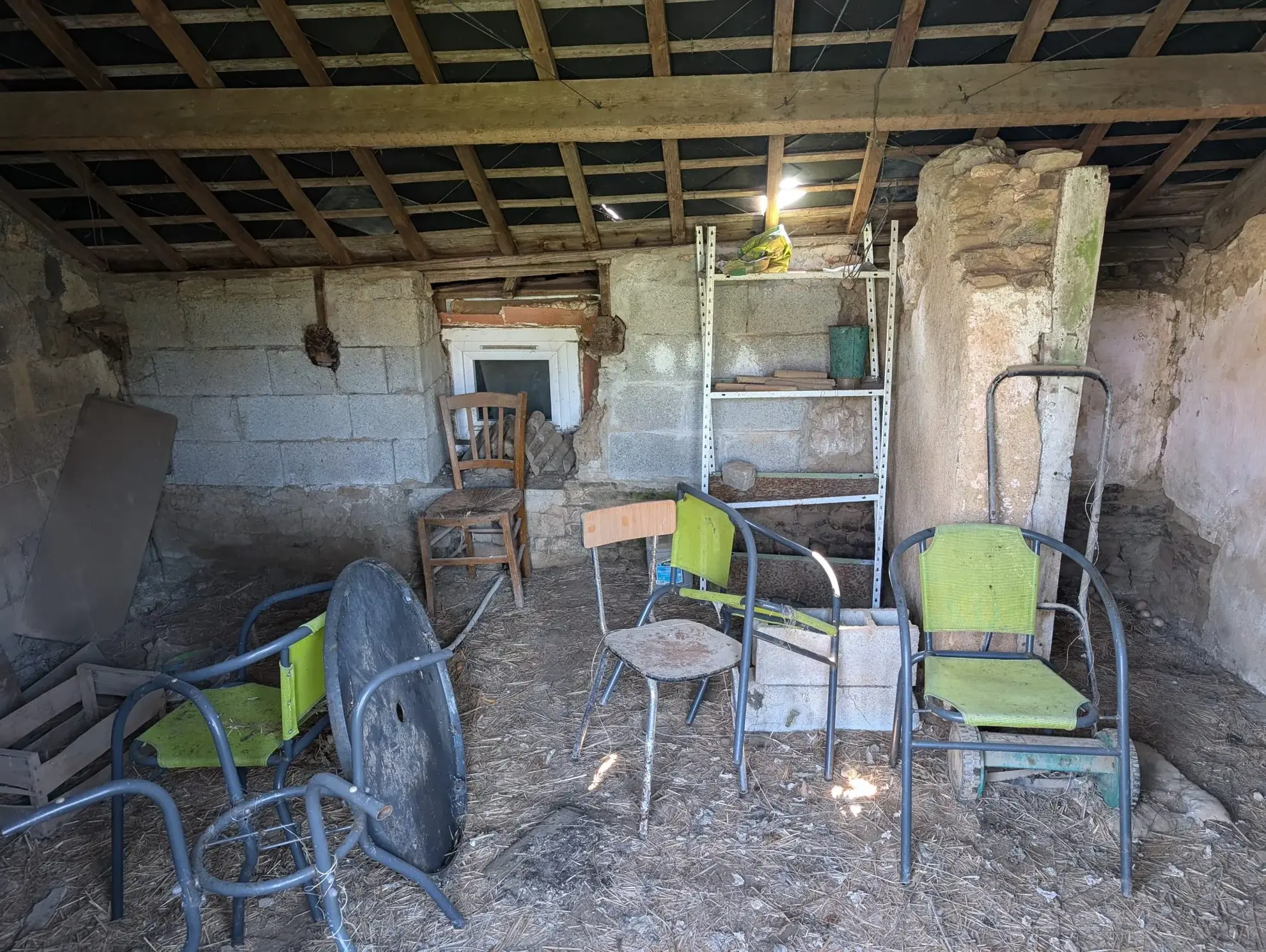 Maison à vendre à MERDRIGNAC - 63,5 m², jardin, travaux à prévoir 
