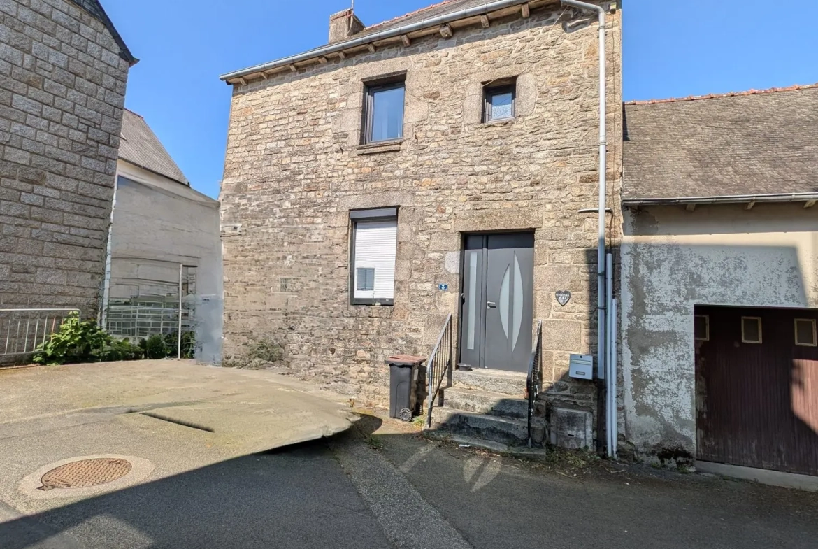 Maison à vendre à MERDRIGNAC - 63,5 m², jardin, travaux à prévoir 