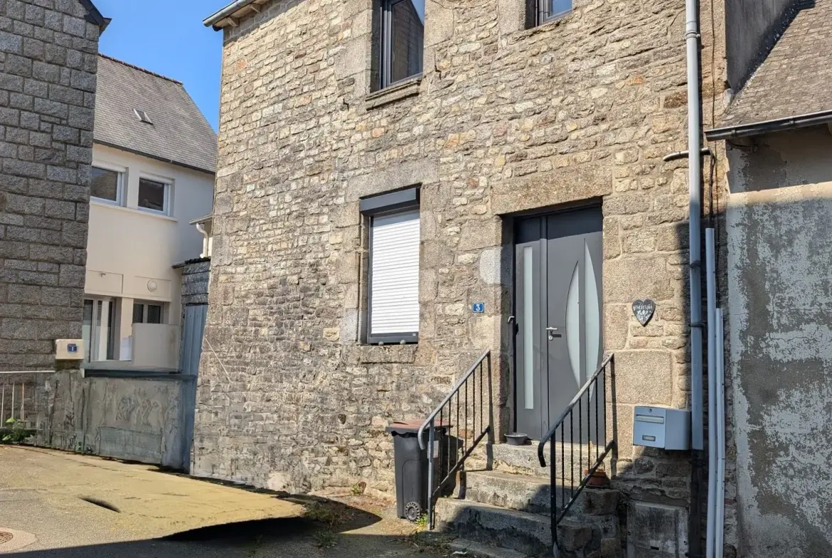 Maison à vendre à MERDRIGNAC - 63,5 m², jardin, travaux à prévoir 