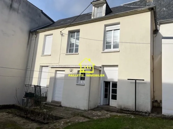 Maison mitoyenne à Bolbec avec terrain de 292 m², 4 chambres, travaux à prévoir