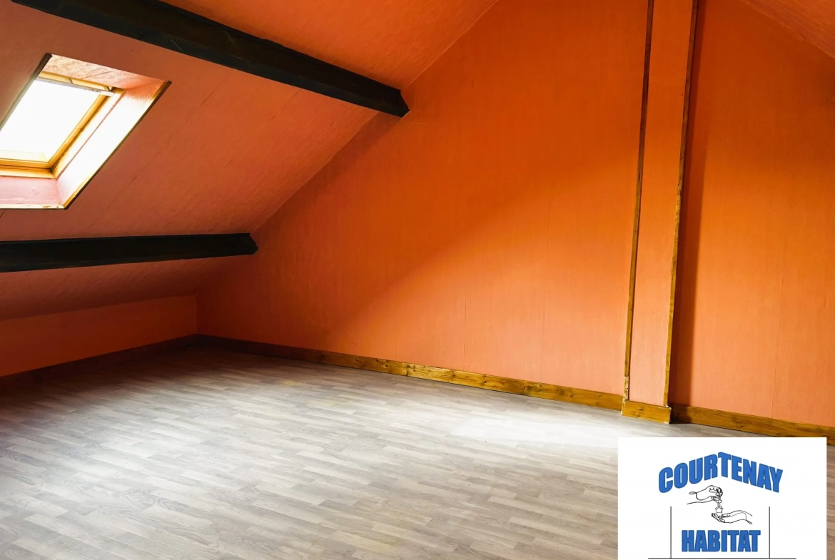 Pavillon à vendre à Jouy (89150) avec terrain de 1225 m² - 4 chambres, garage, et aménagements modernes 