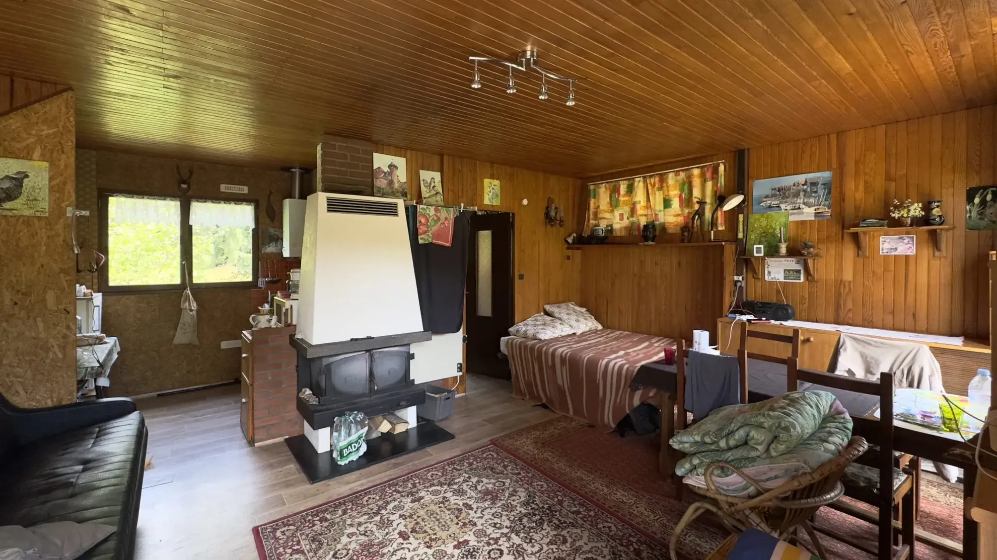 Chalet avec étang privé et terrain constructible à Ban-sur-Meurthe-Clefcy 
