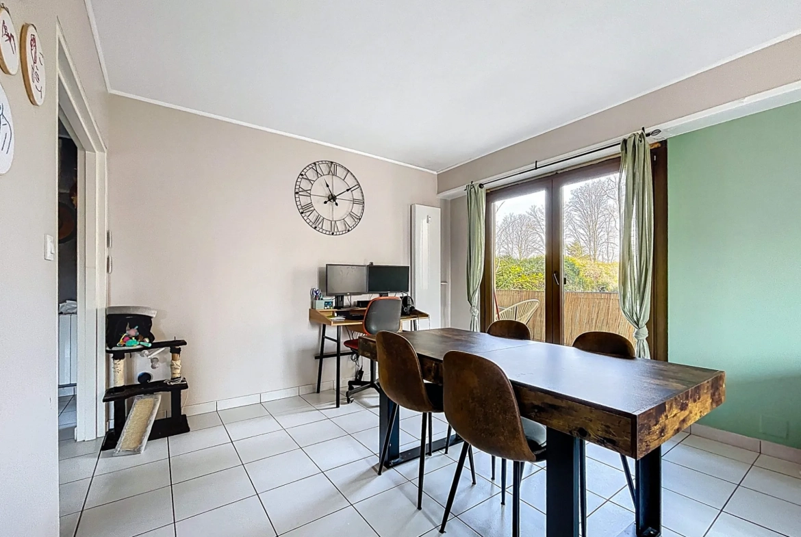 À vendre appartement 2 pièces avec balcon, garage et piscine à Fegersheim 