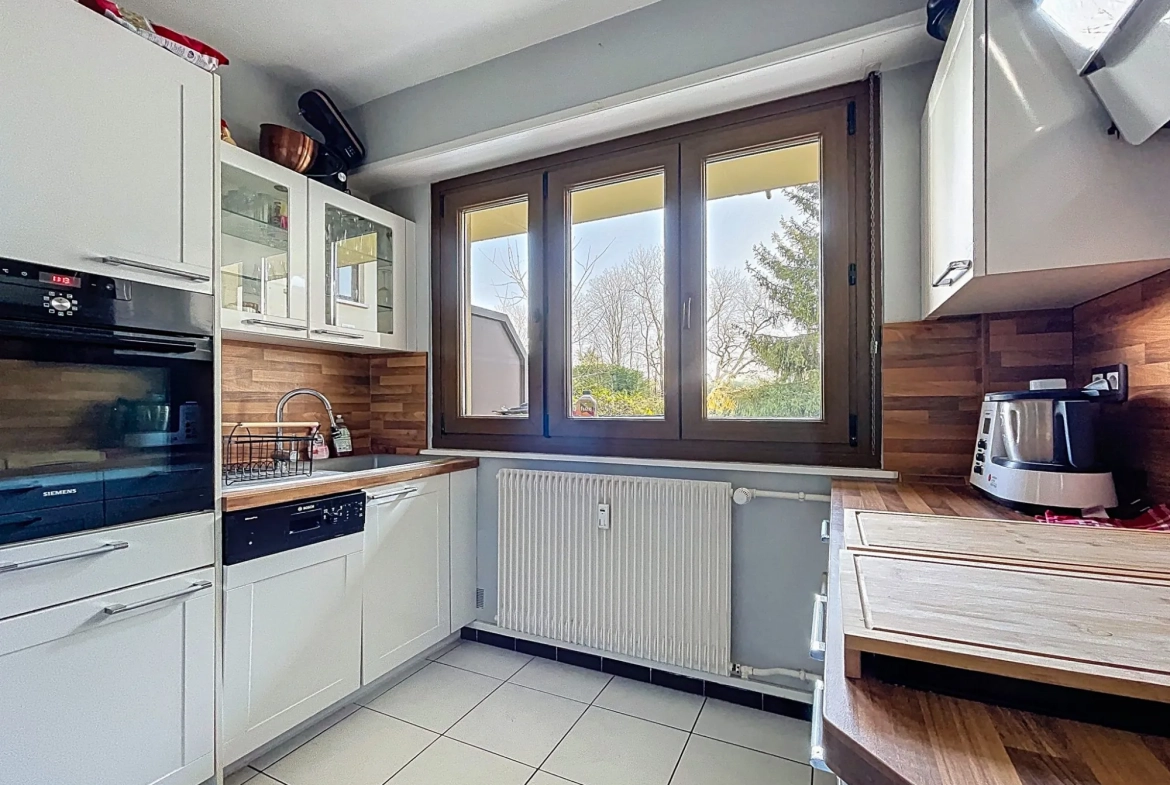 À vendre appartement 2 pièces avec balcon, garage et piscine à Fegersheim 