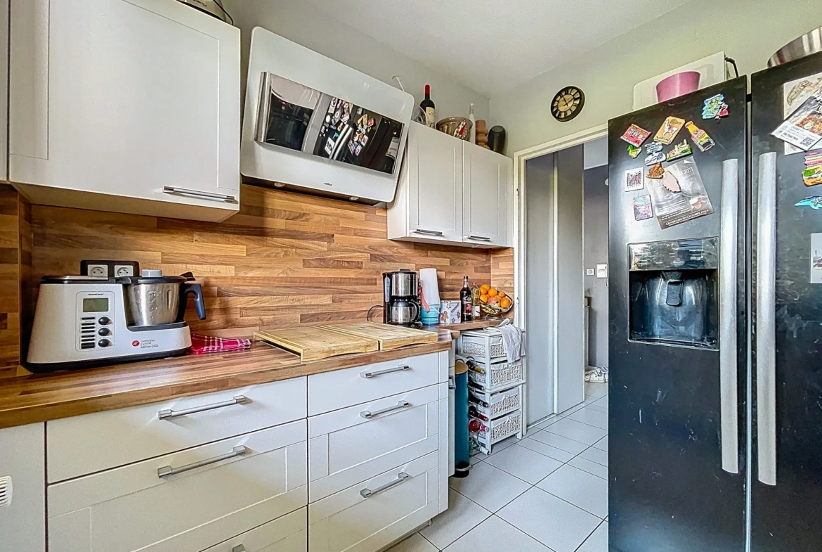À vendre appartement 2 pièces avec balcon, garage et piscine à Fegersheim 