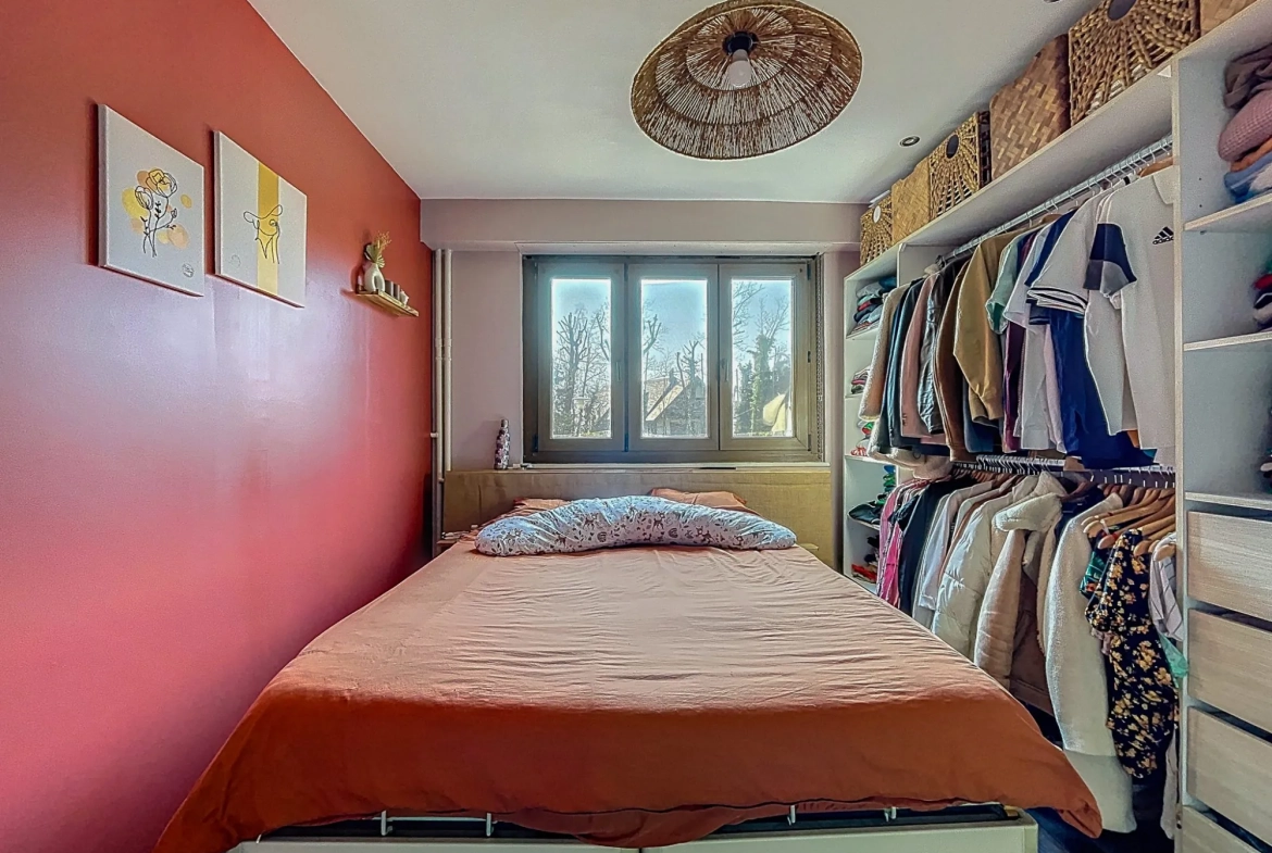 À vendre appartement 2 pièces avec balcon, garage et piscine à Fegersheim 
