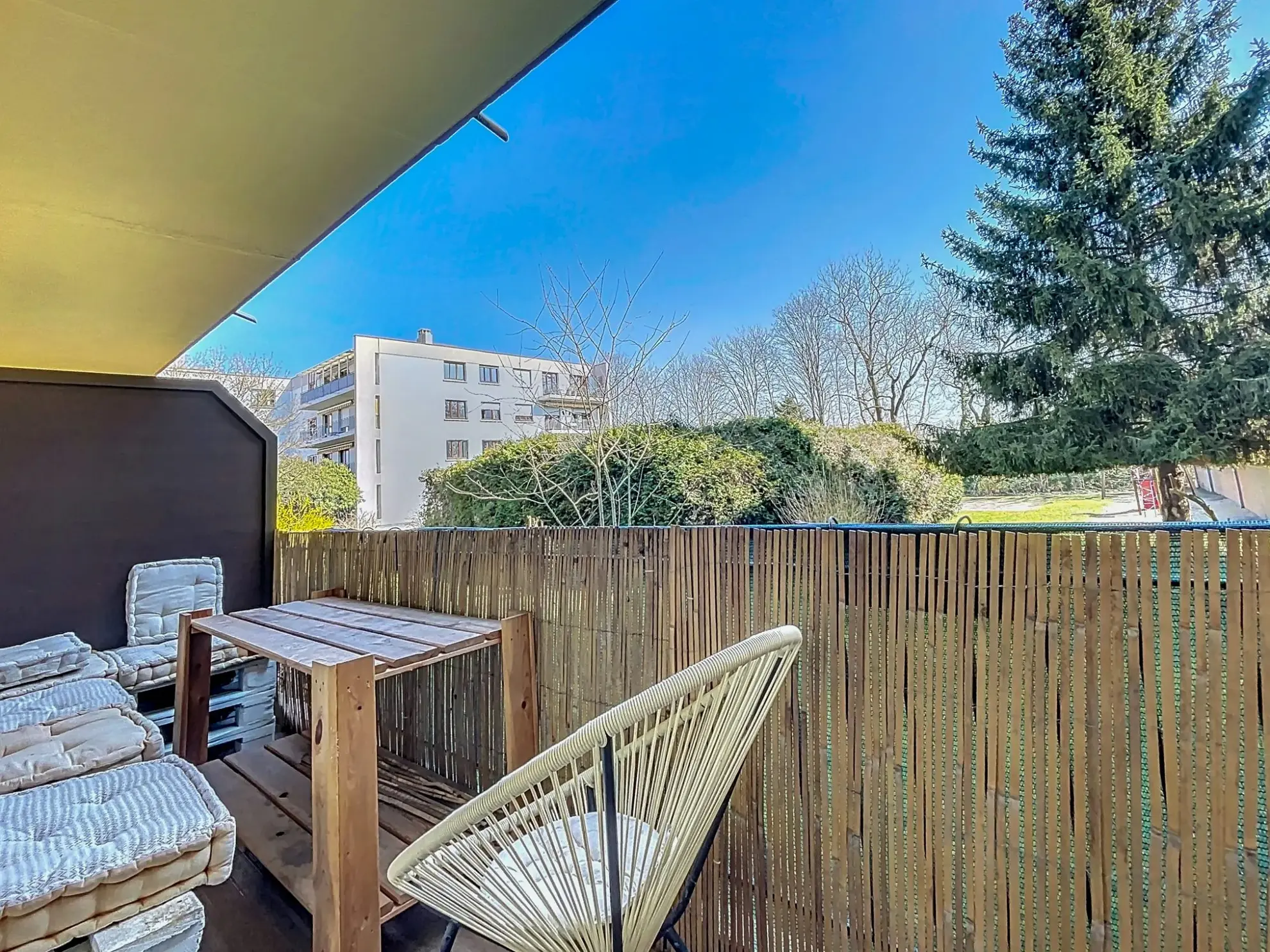 À vendre appartement 2 pièces avec balcon, garage et piscine à Fegersheim 