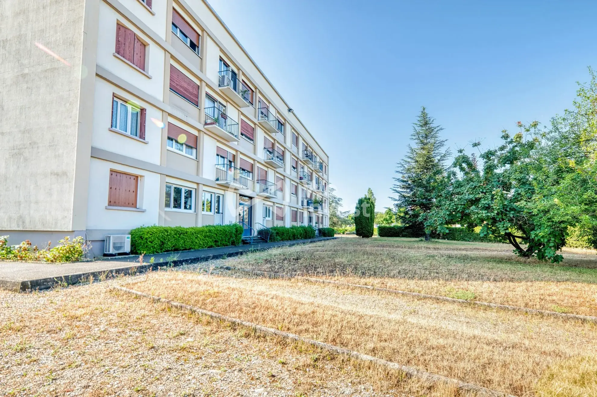 Appartement T3 à vendre à Feyzin – Proche Lyon, 67 m² avec parking, sécurisé et à rafraîchir 