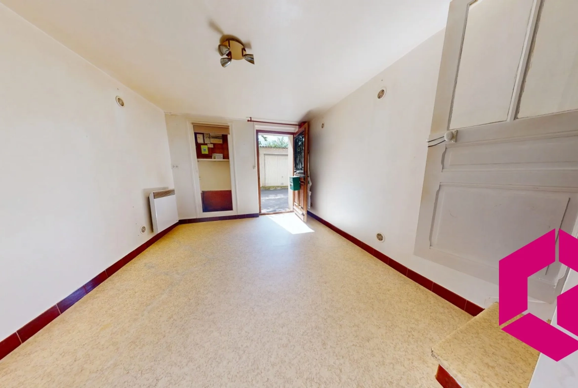 Maison à vendre à Jumeaux, 75 m², 2 chambres, à rénover à 15 min d'Issoire 