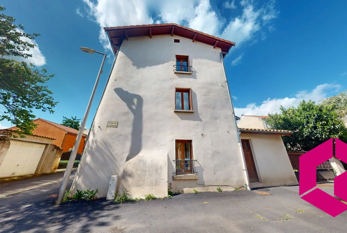 Maison à vendre à Jumeaux, 75 m², 2 chambres, à rénover à 15 min d'Issoire 