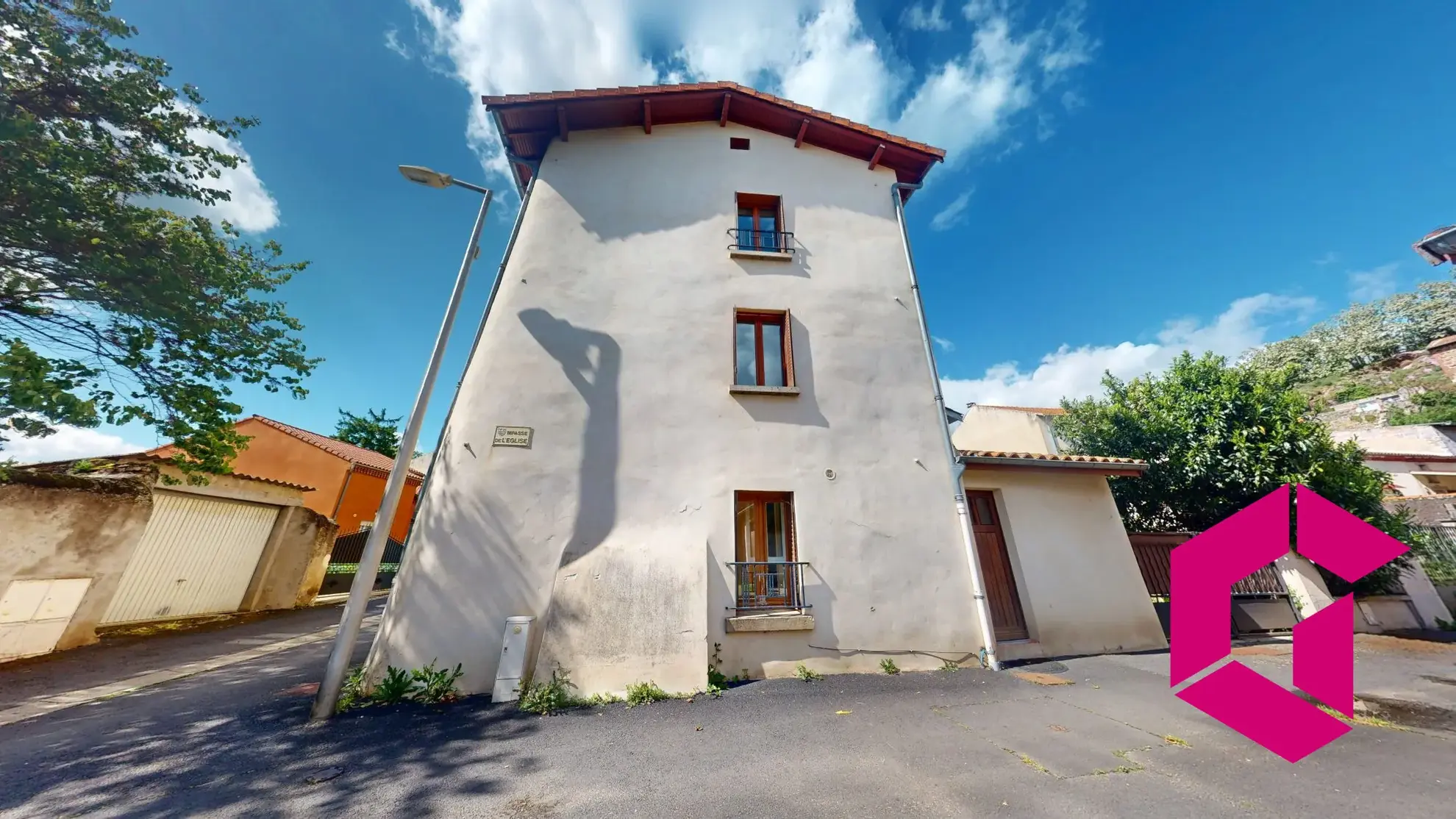 Maison à vendre à Jumeaux, 75 m², 2 chambres, à rénover à 15 min d'Issoire 