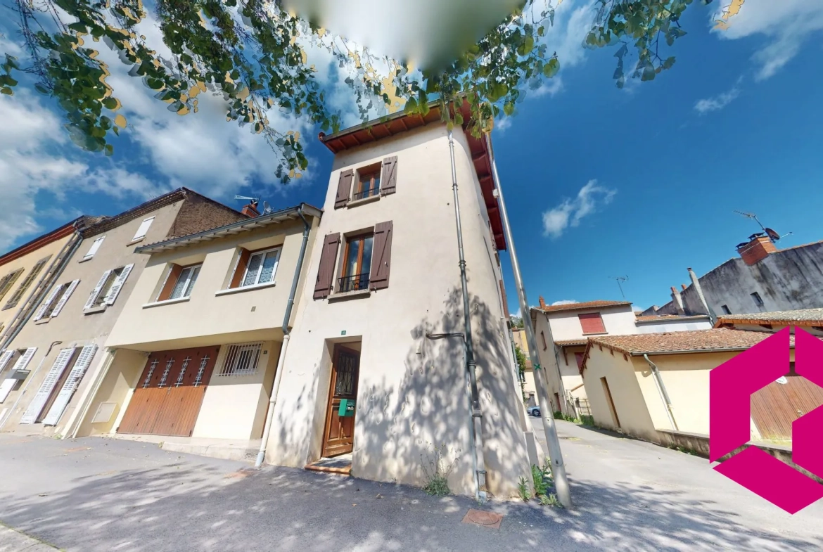 Maison à vendre à Jumeaux, 75 m², 2 chambres, à rénover à 15 min d'Issoire 