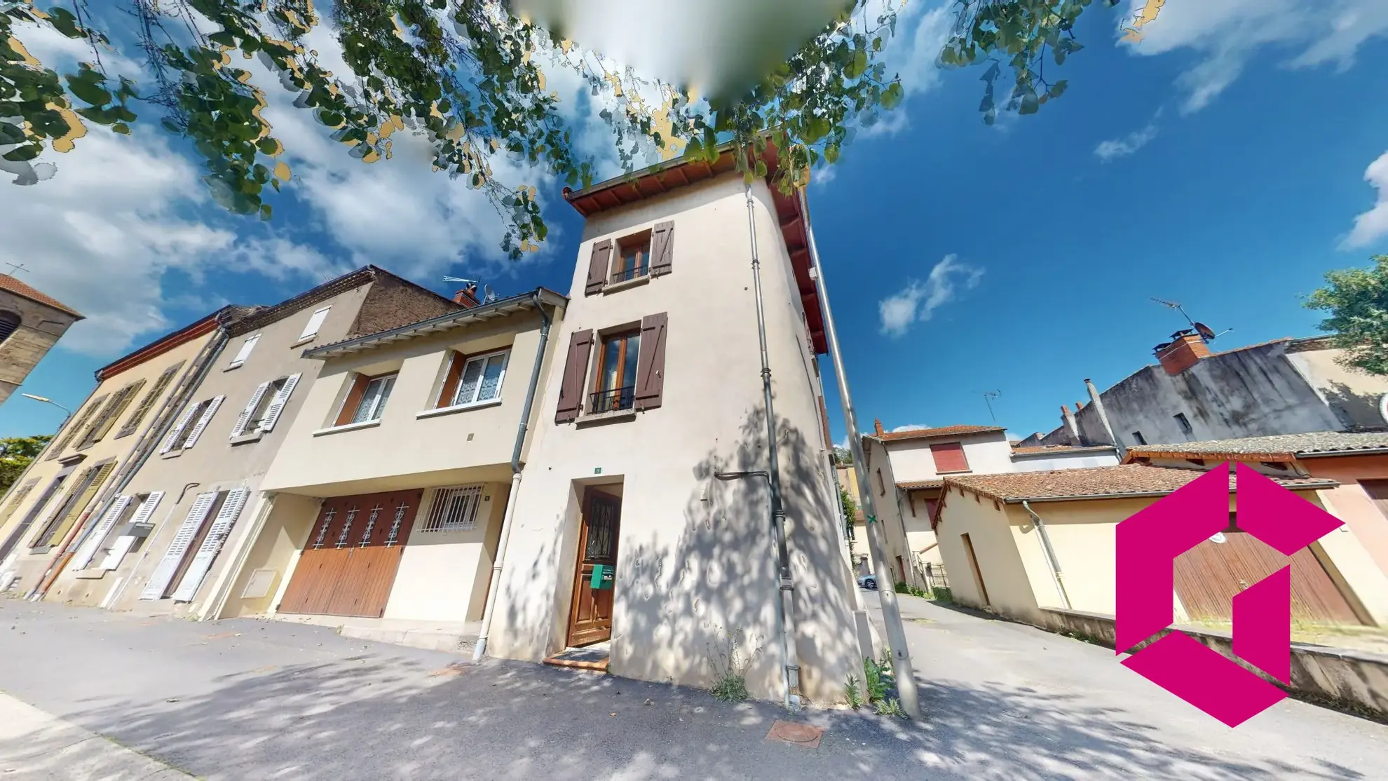 Maison à vendre à Jumeaux, 75 m², 2 chambres, à rénover à 15 min d'Issoire 