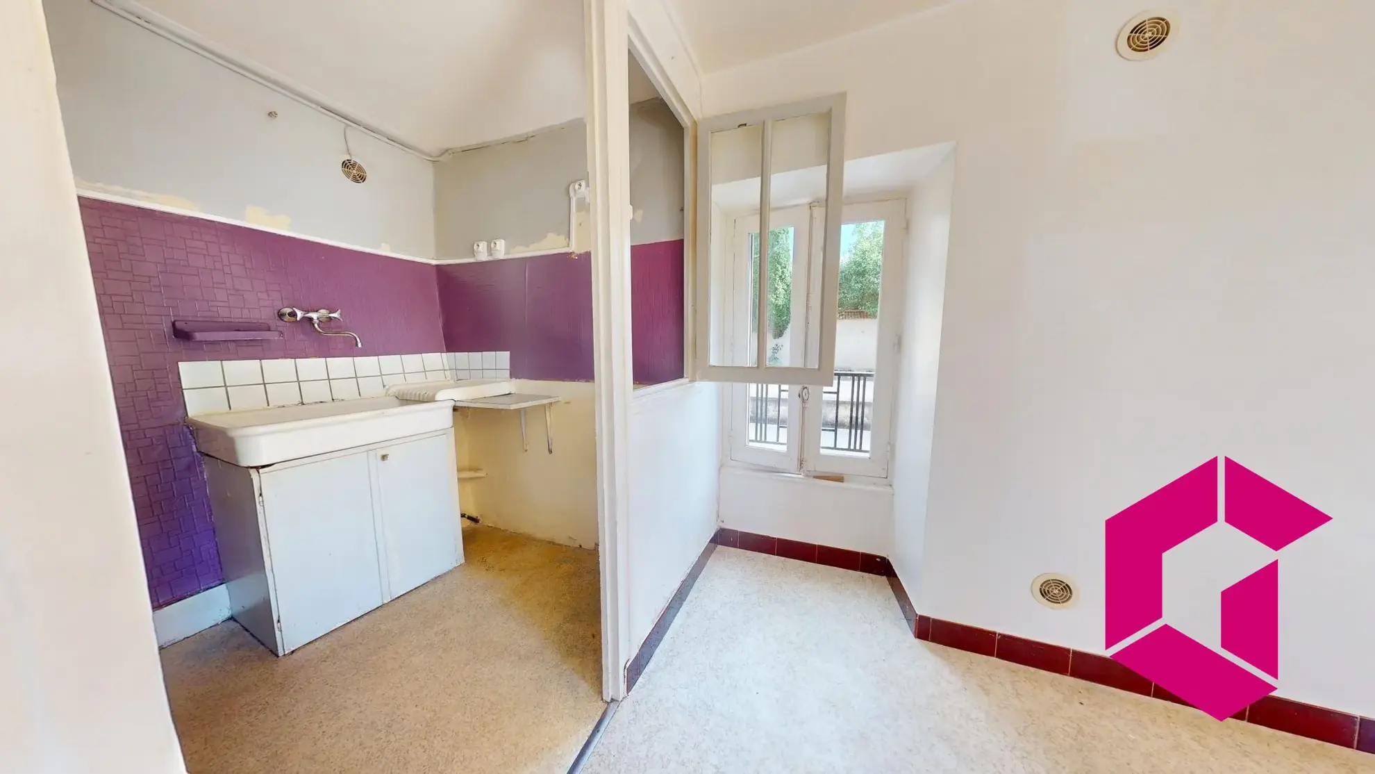 Maison à vendre à Jumeaux, 75 m², 2 chambres, à rénover à 15 min d'Issoire 